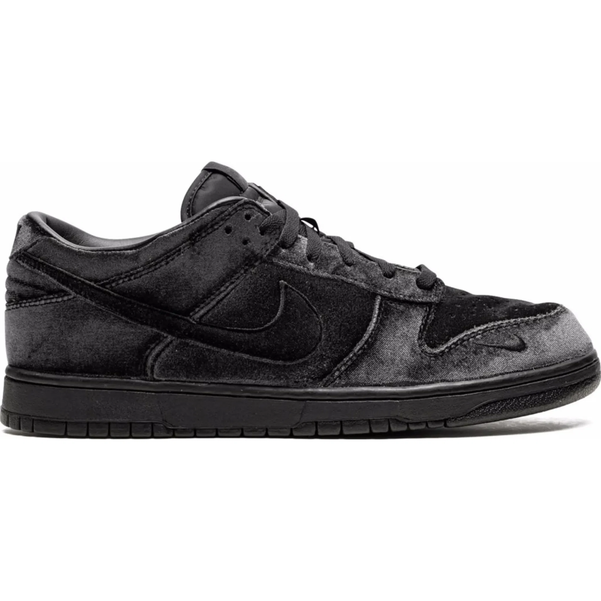  Nike Dunk Low "Dover Street Market - Triple Black Velvet" | Farsel