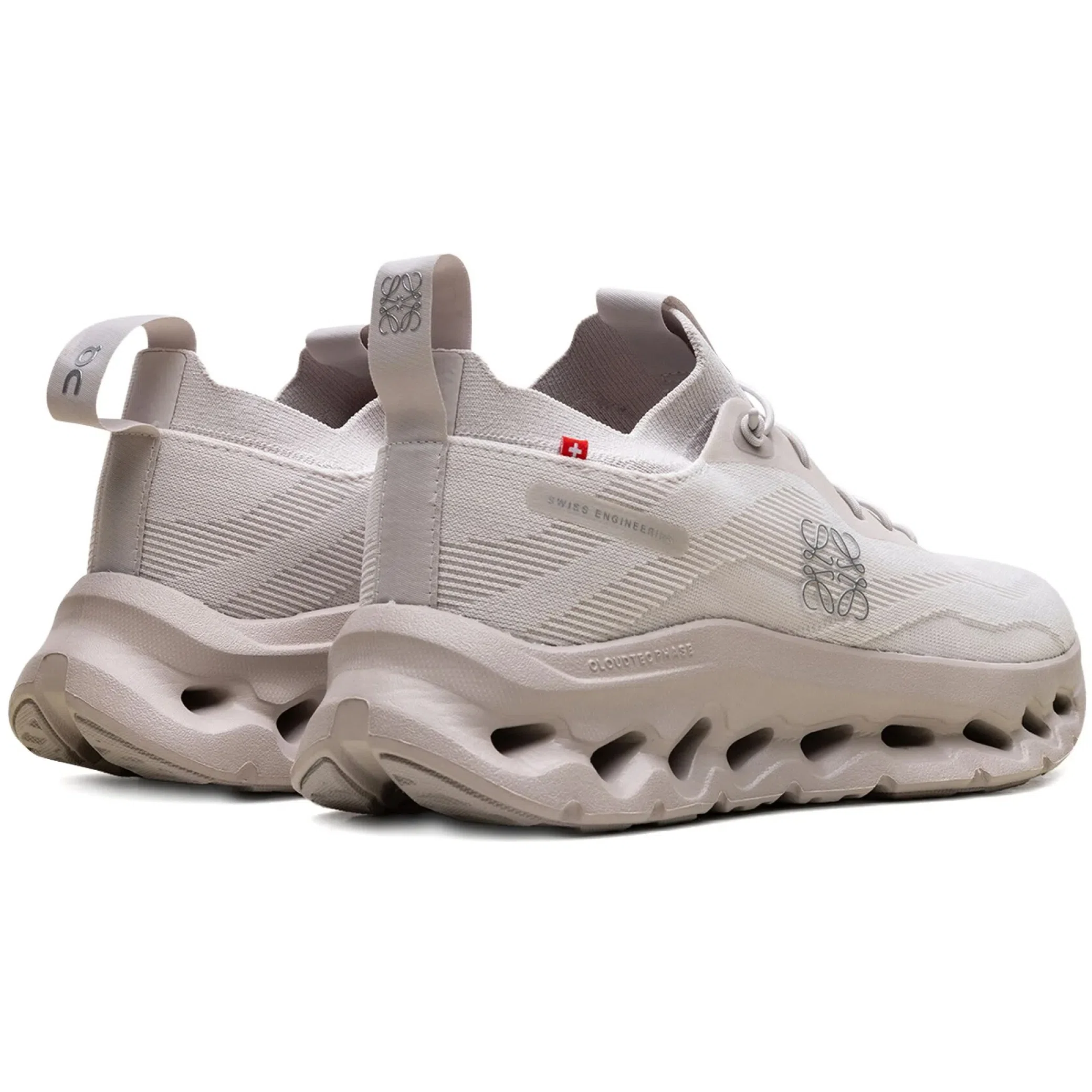  ON Loewe Cloudtilt WMNS "Sand" | Farsel